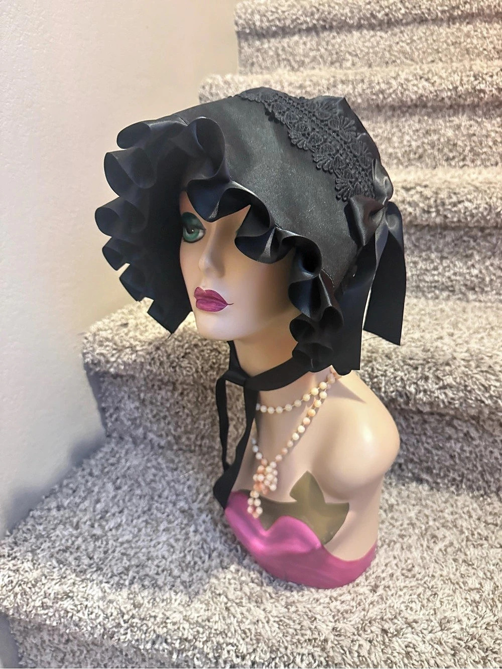 Black Ruffled Lace Bonnet - Picture 2 of 7